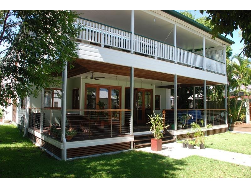 18 Neulans Road, Indooroopilly QLD 4068
