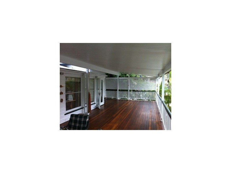 18 Neulans Road, Indooroopilly QLD 4068