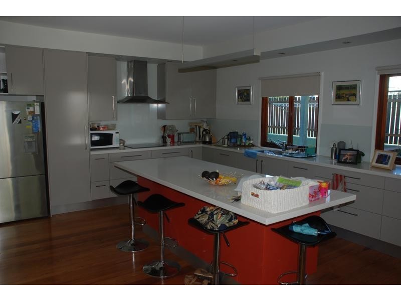 18 Neulans Road, Indooroopilly QLD 4068