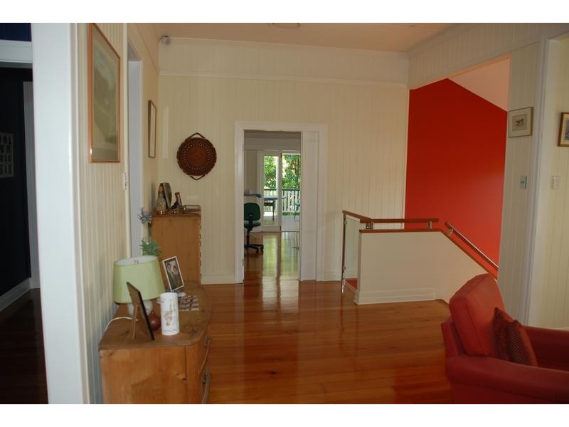 18 Neulans Road, Indooroopilly QLD 4068