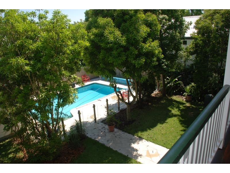 18 Neulans Road, Indooroopilly QLD 4068