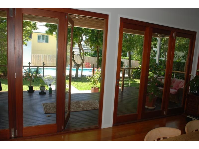 18 Neulans Road, Indooroopilly QLD 4068