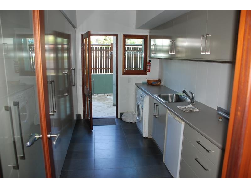 18 Neulans Road, Indooroopilly QLD 4068