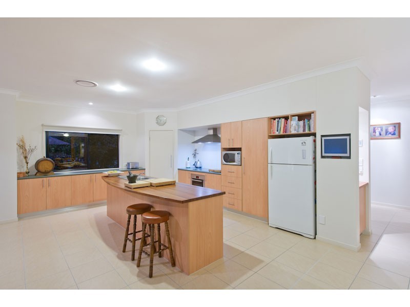 1 Millbrook Drive, Pullenvale QLD 4069