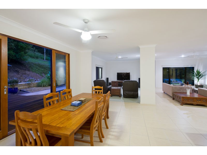 1 Millbrook Drive, Pullenvale QLD 4069