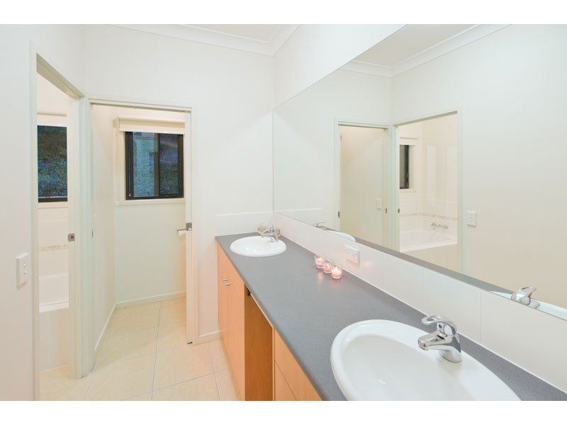 1 Millbrook Drive, Pullenvale QLD 4069