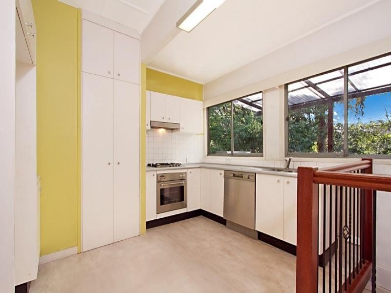 33 Newcomen Street, Indooroopilly QLD 4068