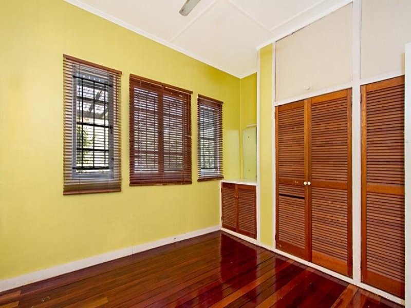 33 Newcomen Street, Indooroopilly QLD 4068