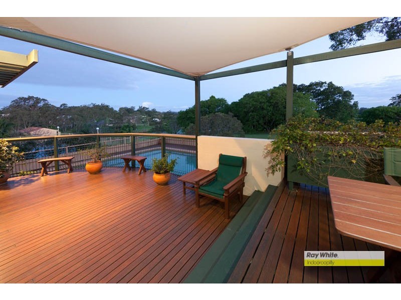 10 Carnoustie Court, Indooroopilly QLD 4068