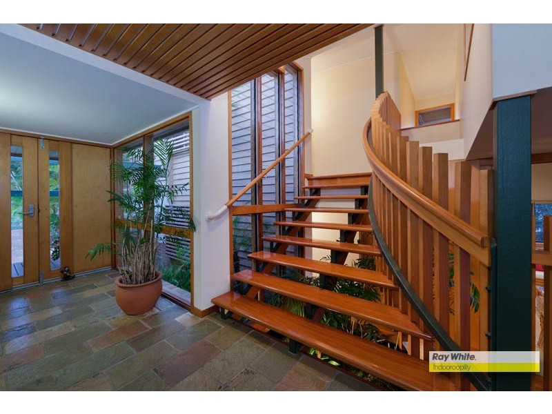 10 Carnoustie Court, Indooroopilly QLD 4068