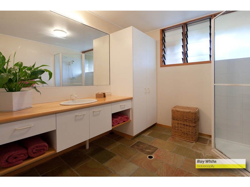10 Carnoustie Court, Indooroopilly QLD 4068