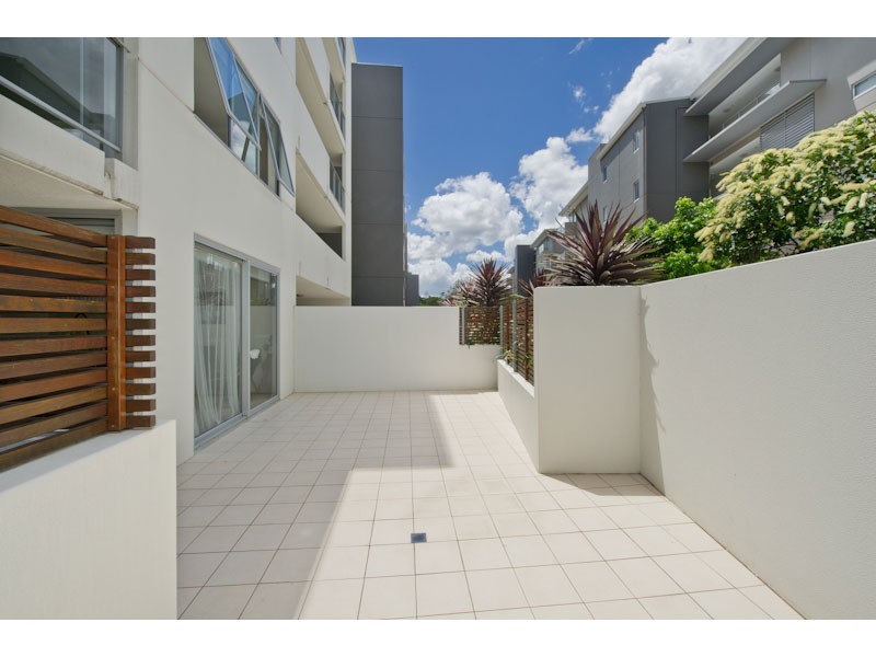1/95 Clarence Road, Indooroopilly QLD 4068