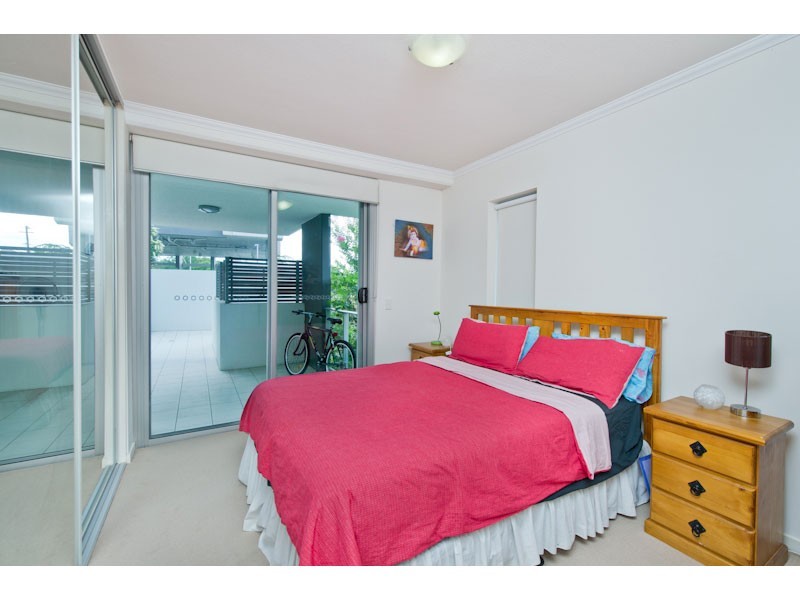 1/95 Clarence Road, Indooroopilly QLD 4068