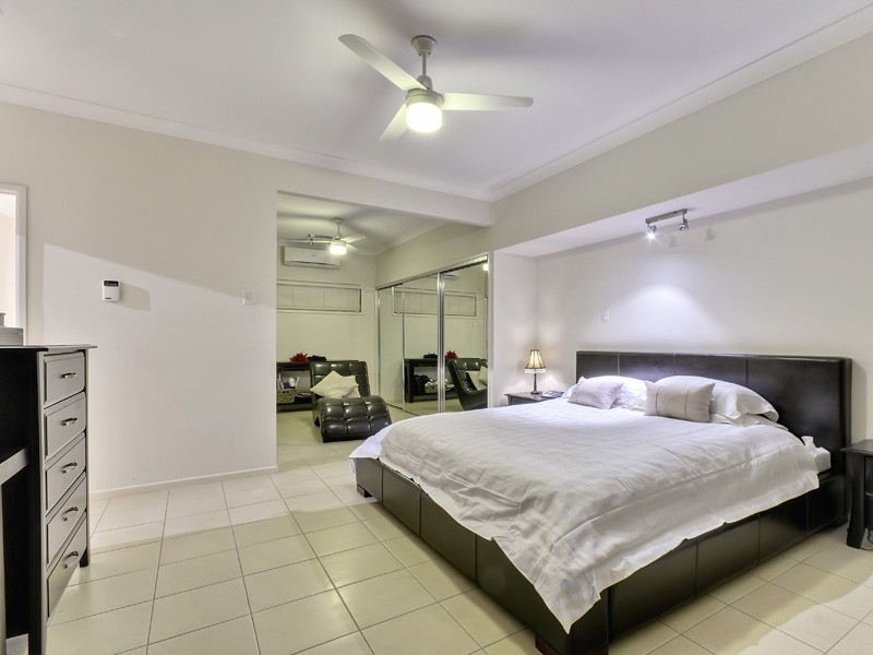 66 Lambert Road, Indooroopilly QLD 4068