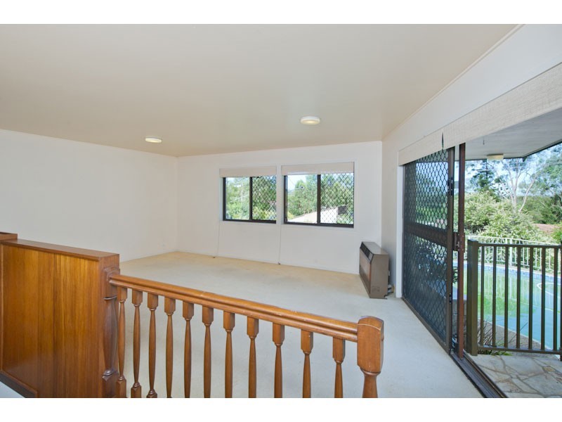 6 Dyer Street, Chapel Hill QLD 4069