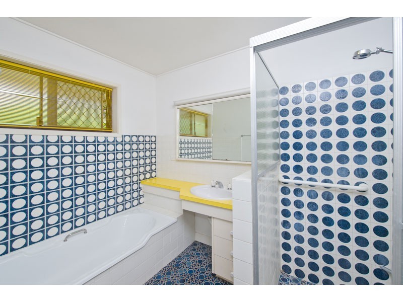 6 Dyer Street, Chapel Hill QLD 4069