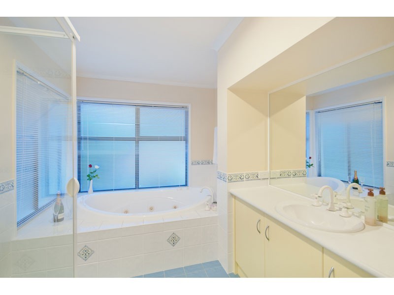 52 Gordon Terrace, Indooroopilly QLD 4068