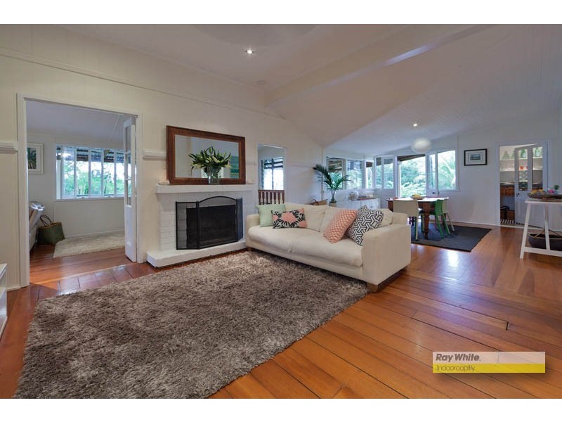 102 Stanley Terrace, Taringa QLD 4068