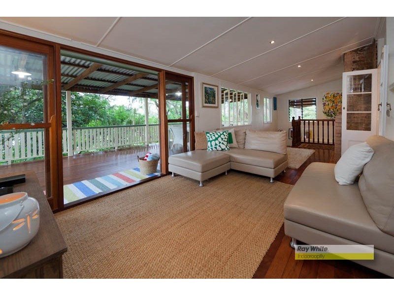 102 Stanley Terrace, Taringa QLD 4068