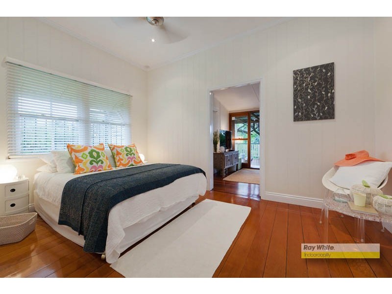 102 Stanley Terrace, Taringa QLD 4068