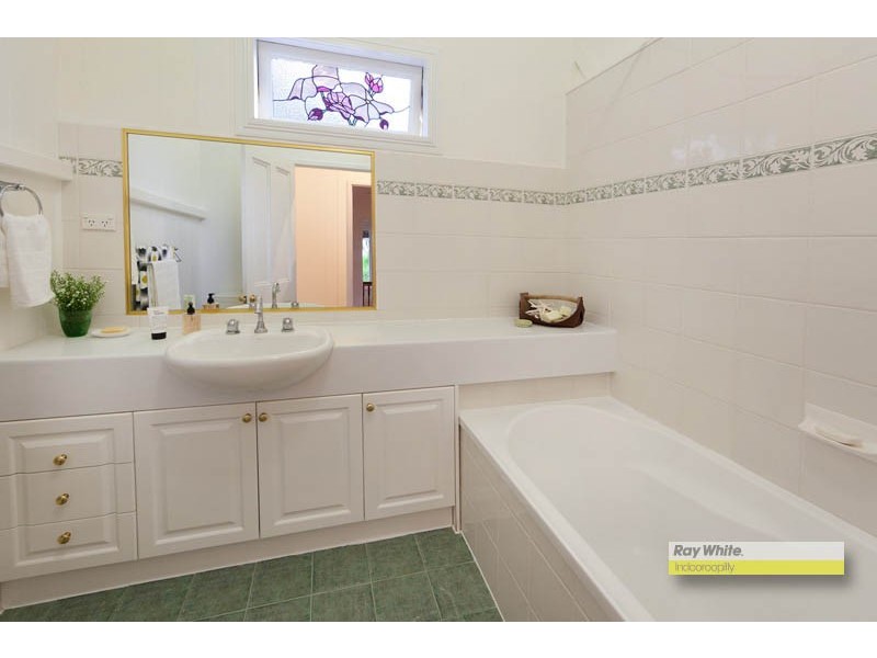 102 Stanley Terrace, Taringa QLD 4068