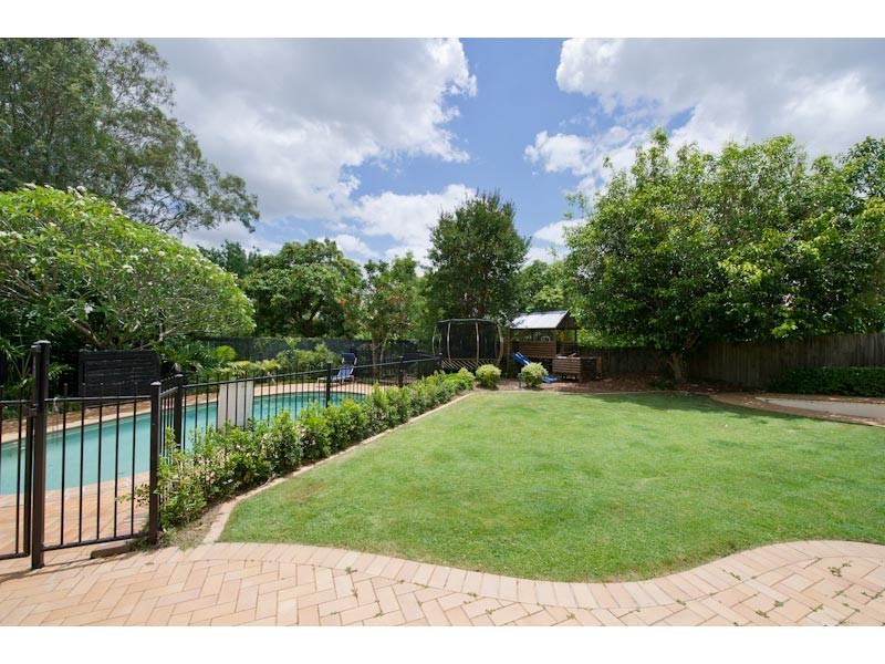 182 Harts Road, Indooroopilly QLD 4068