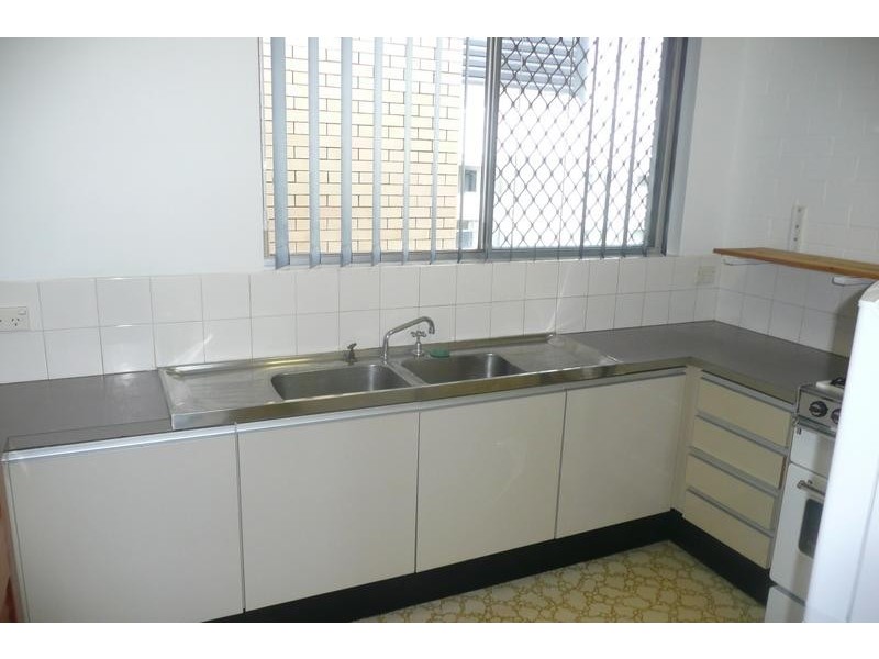 13/138 Clarence Road, Indooroopilly QLD 4068