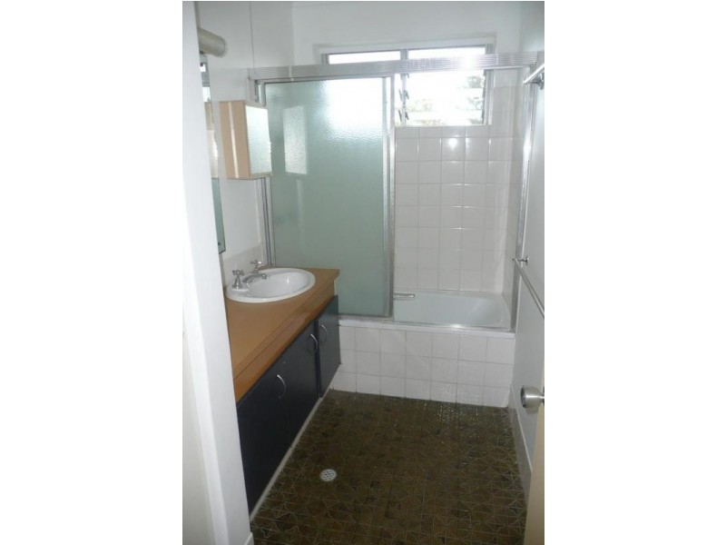 13/138 Clarence Road, Indooroopilly QLD 4068