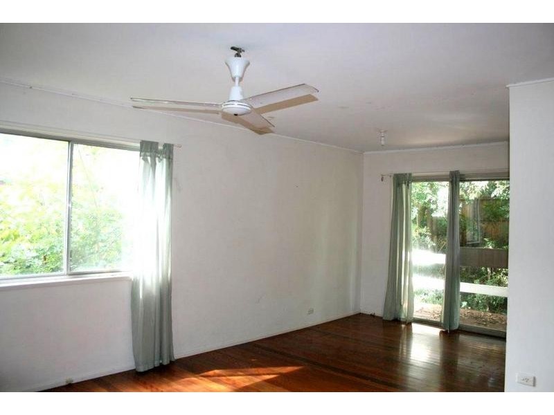 8 Cougar Street, Indooroopilly QLD 4068