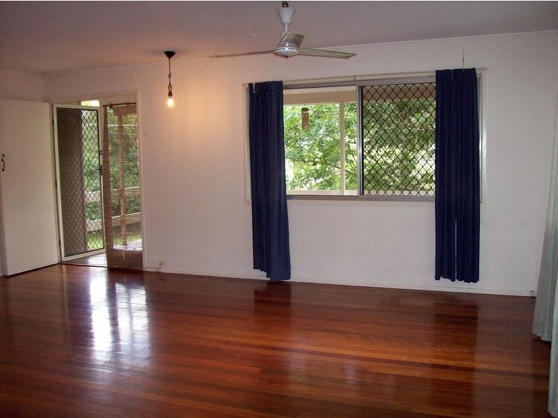 8 Cougar Street, Indooroopilly QLD 4068
