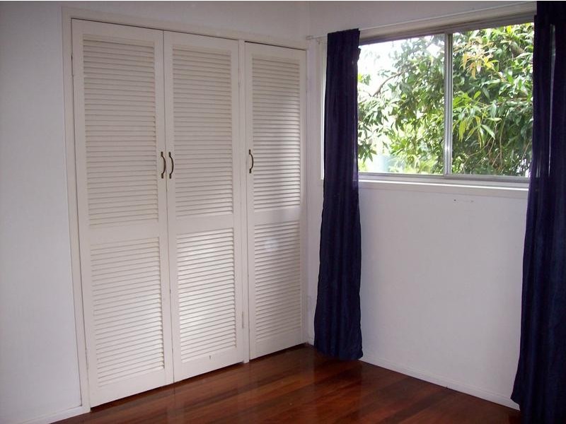 8 Cougar Street, Indooroopilly QLD 4068