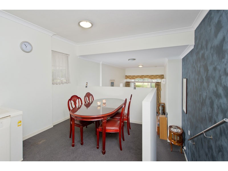 1/12 Belgrave Road, Indooroopilly QLD 4068