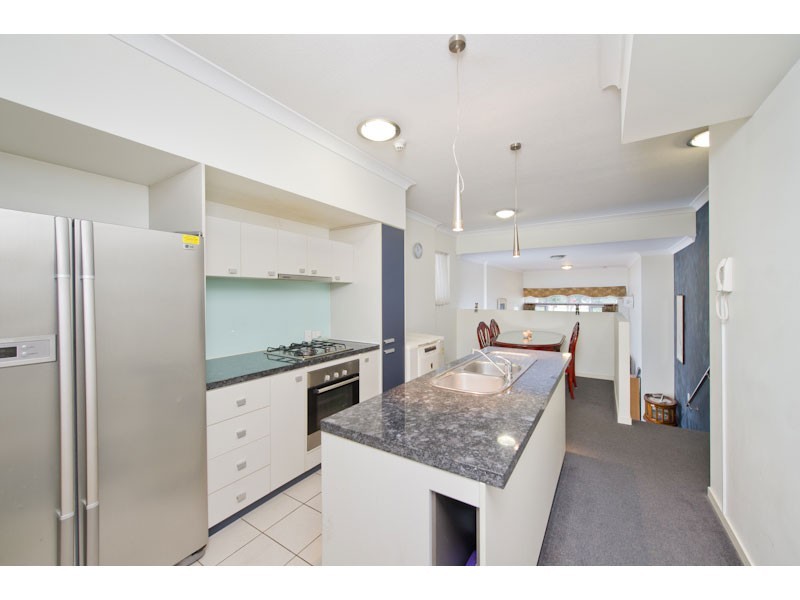 1/12 Belgrave Road, Indooroopilly QLD 4068