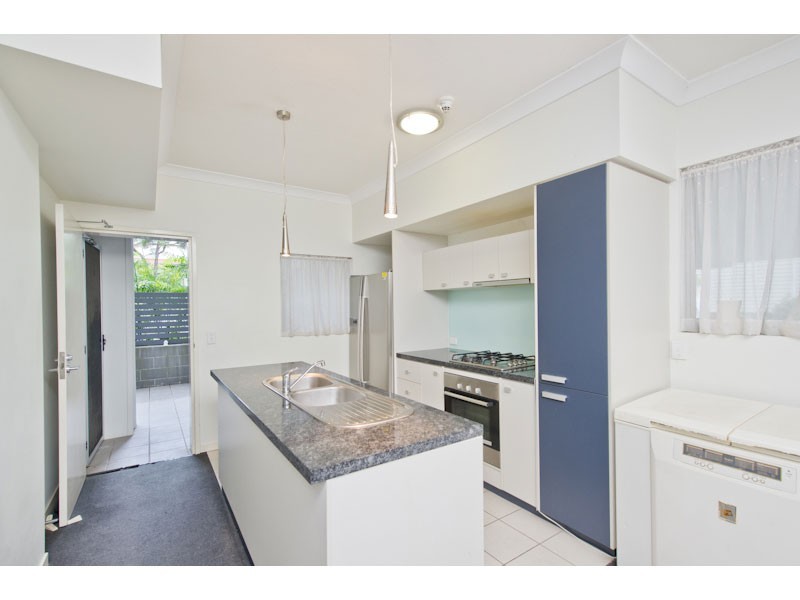 1/12 Belgrave Road, Indooroopilly QLD 4068