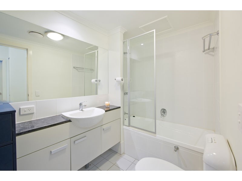 1/12 Belgrave Road, Indooroopilly QLD 4068