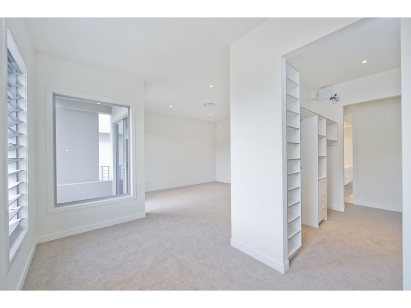 27 Lohe Street, Indooroopilly QLD 4068
