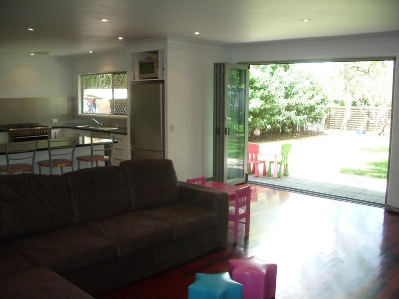 52 Dobell Street, Indooroopilly QLD 4068