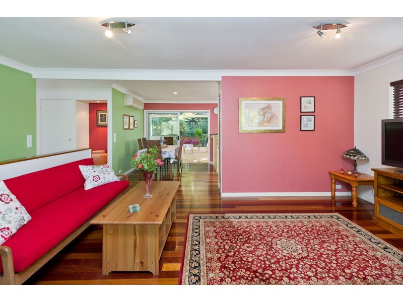 23 Euree Street, Kenmore QLD 4069