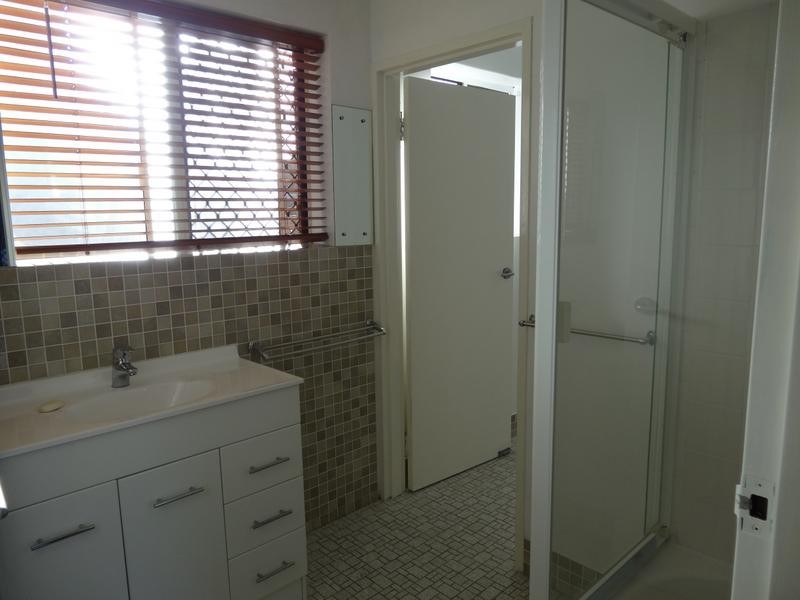 2/15 Cecil Street, Indooroopilly QLD 4068