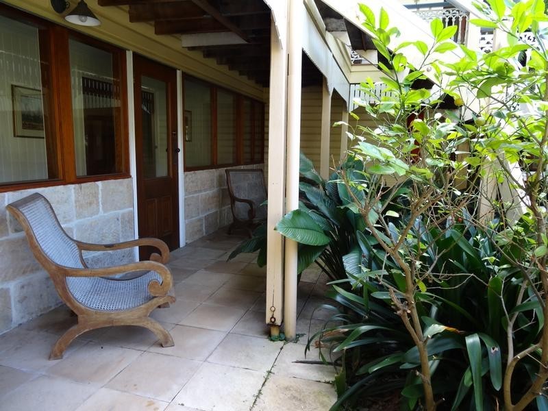18 McIlwraith Street, Auchenflower QLD 4066