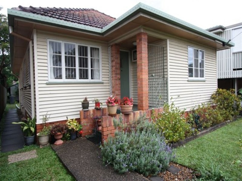 83 Long Street West, Graceville QLD 4075