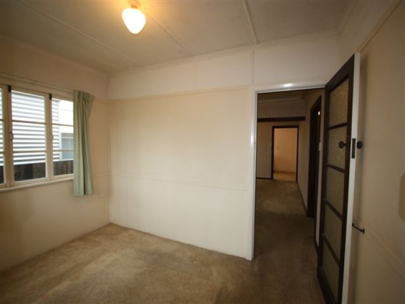 83 Long Street West, Graceville QLD 4075