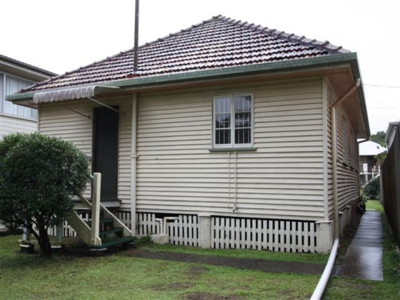 83 Long Street West, Graceville QLD 4075