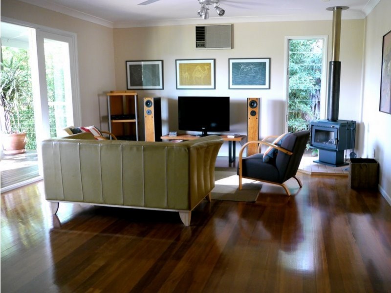 63 Dumbarton Drive, Kenmore QLD 4069