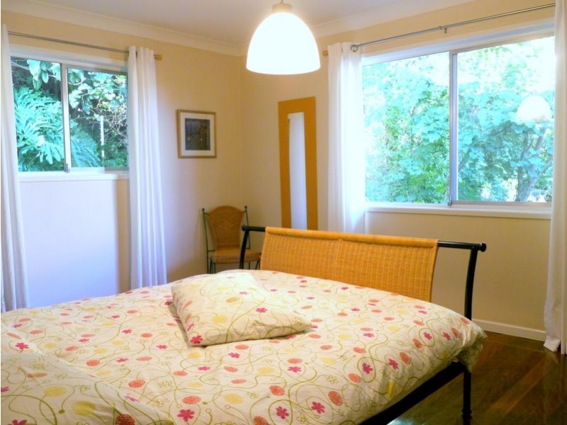 63 Dumbarton Drive, Kenmore QLD 4069