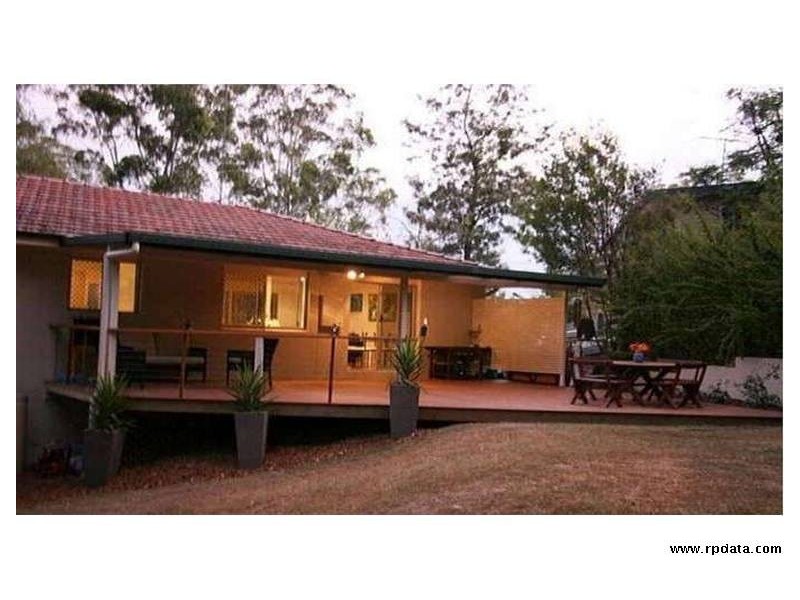 28 Almeida Street, Indooroopilly QLD 4068