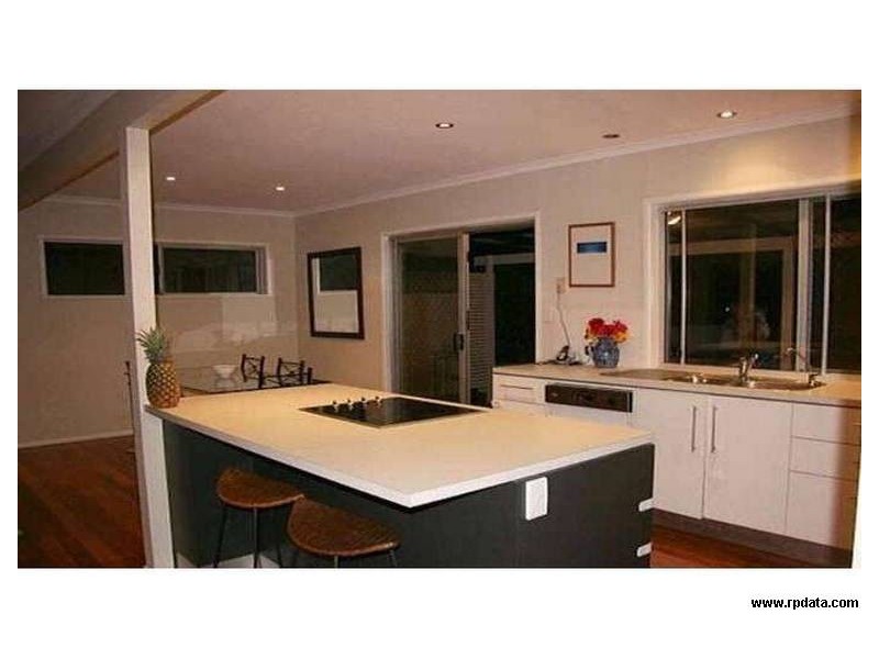 28 Almeida Street, Indooroopilly QLD 4068