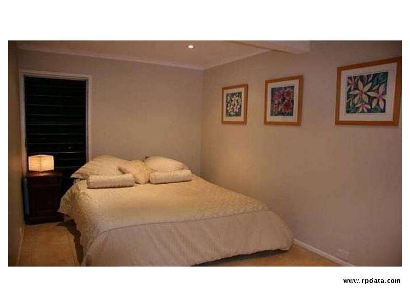 28 Almeida Street, Indooroopilly QLD 4068