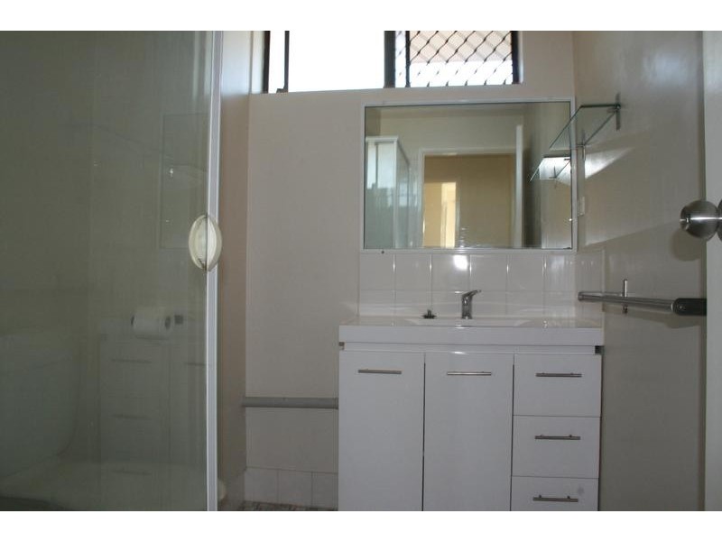 2/55 Central Avenue, Indooroopilly QLD 4068