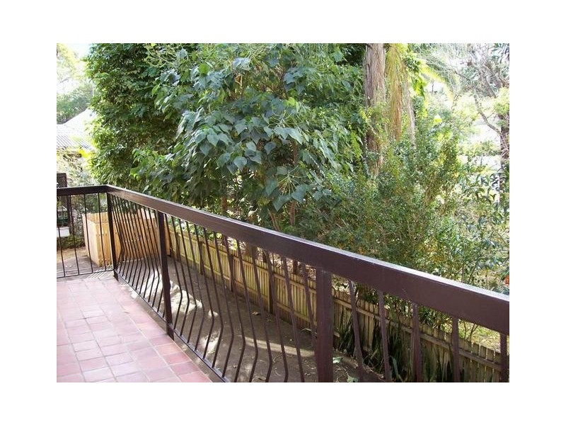 2/55 Central Avenue, Indooroopilly QLD 4068